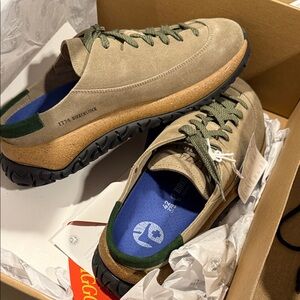 Birkenstock Men's Olive and Beige Sneakers